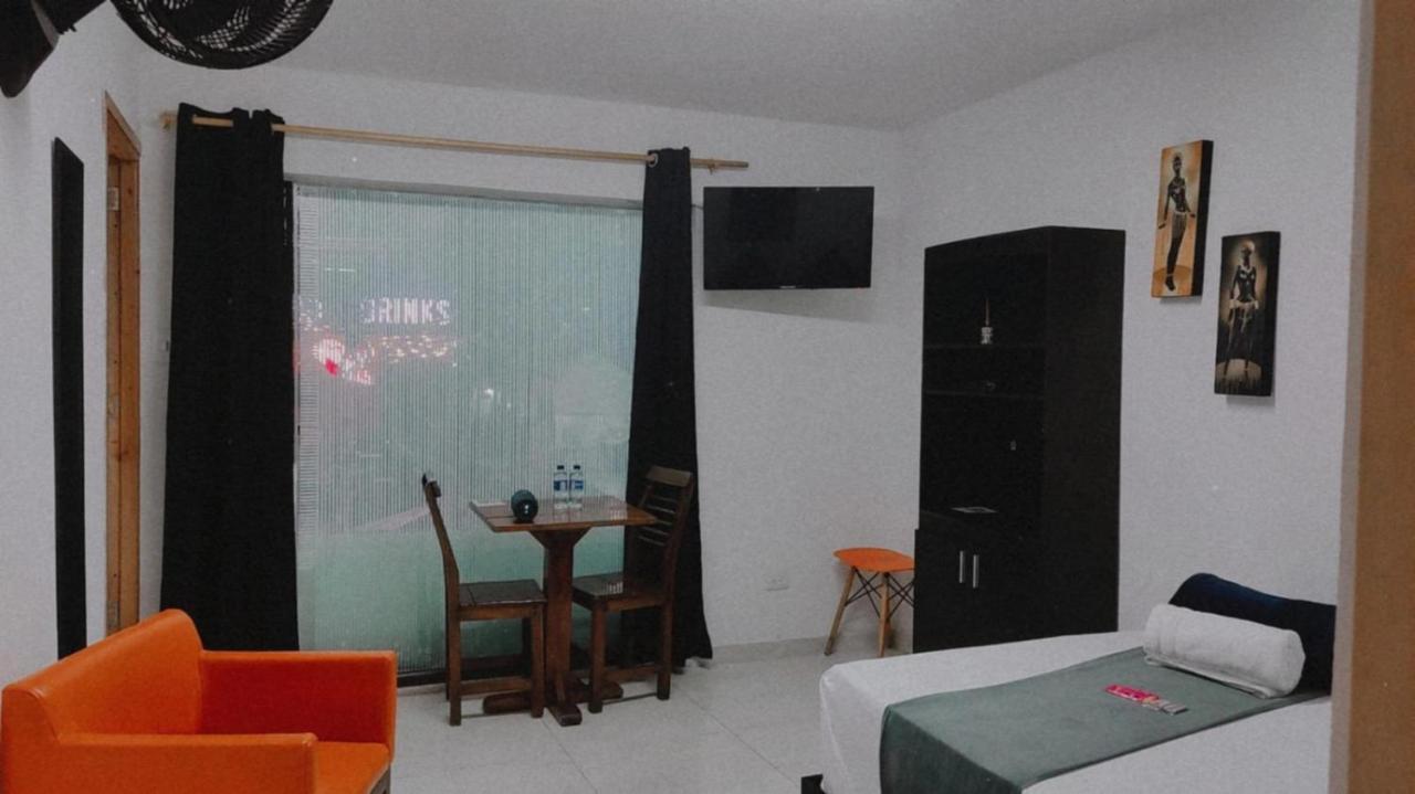 מדיין Lleras Place Hotel מראה חיצוני תמונה